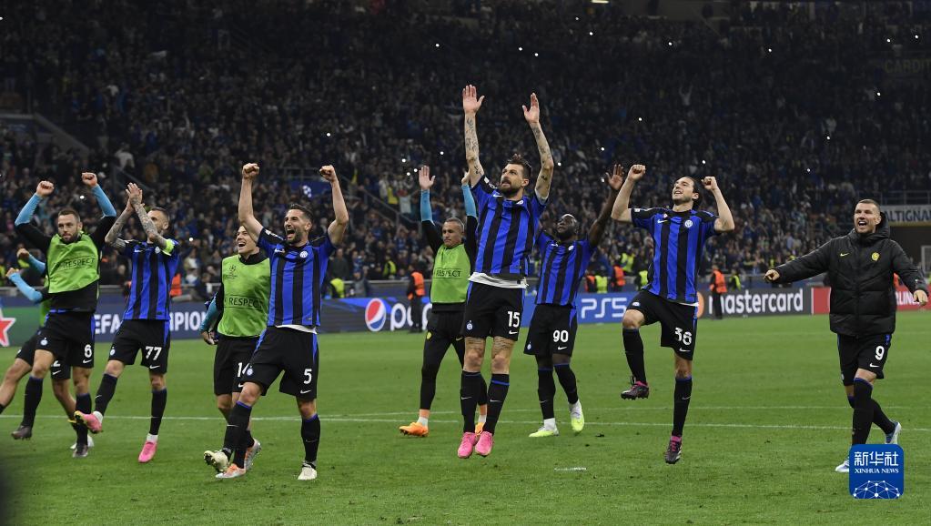 阿瑙：11月18日必须成为全国假日，为了孩子今晚我不喝酒（阿瑙呼吁将11月18日定为全国假日：为孩子今晚不饮酒）