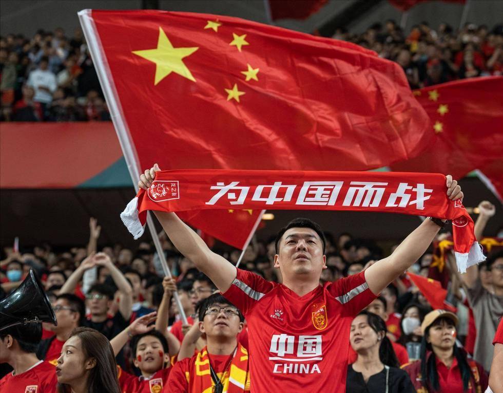 拜仁总监：确实联系过安东尼，还没有为欧冠打阿森纳而紧张（拜仁总监：已与安东尼沟通，欧冠战阿森纳暂不紧张）
