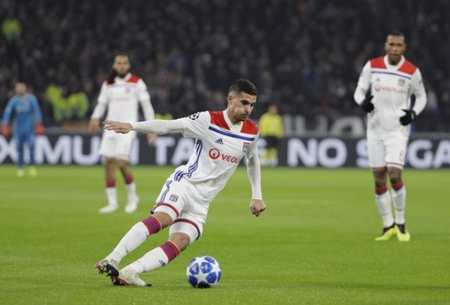 水晶宫2：1客胜富勒姆，沃顿助攻一脚出球惊艳（水晶宫客场2-1力克富勒姆，沃顿妙传惊艳全场）