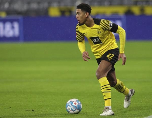 西甲：巴萨3-1战胜赫罗纳（西甲：巴塞罗那3比1力克赫罗纳）