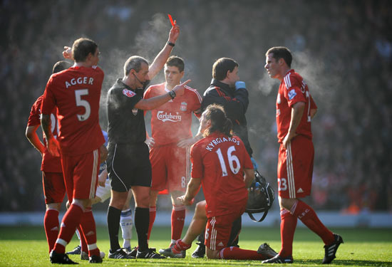 阿斯：贝林厄姆陷状态危机，俱乐部国家队双线遇阻（阿斯：贝林厄姆状态低迷，俱乐部与国家队两线受挫）