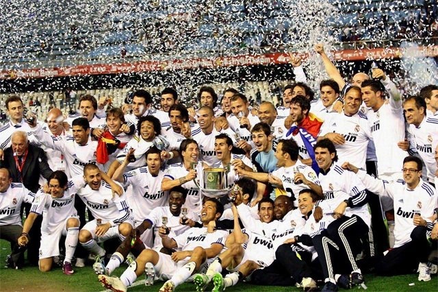 东体：足协曾考虑年初组织国足冬训，届时主教练也一并亮相（东体：足协曾计划在年初组织国足冬训，主教练将同期亮相）