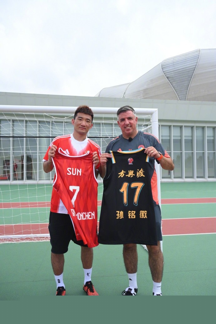 西甲半场：场上僵局暂未打破，皇家马略卡0-0奥萨苏纳